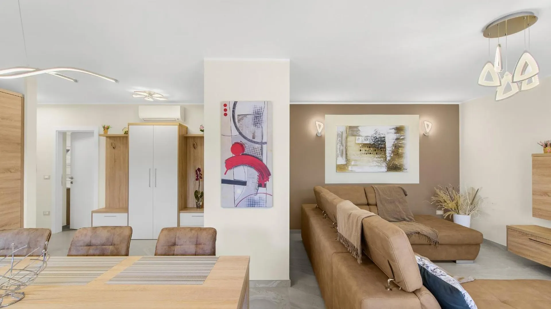 Apartment Stanko Vrvari 3*,