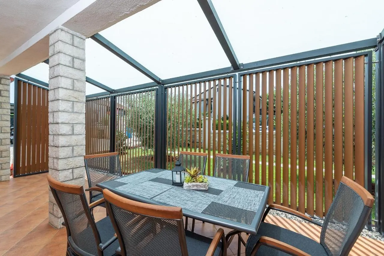 Apartment Stanko Vrvari Guest house