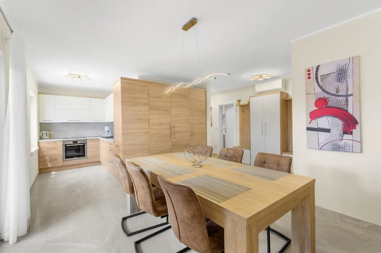 Apartment Stanko Vrvari