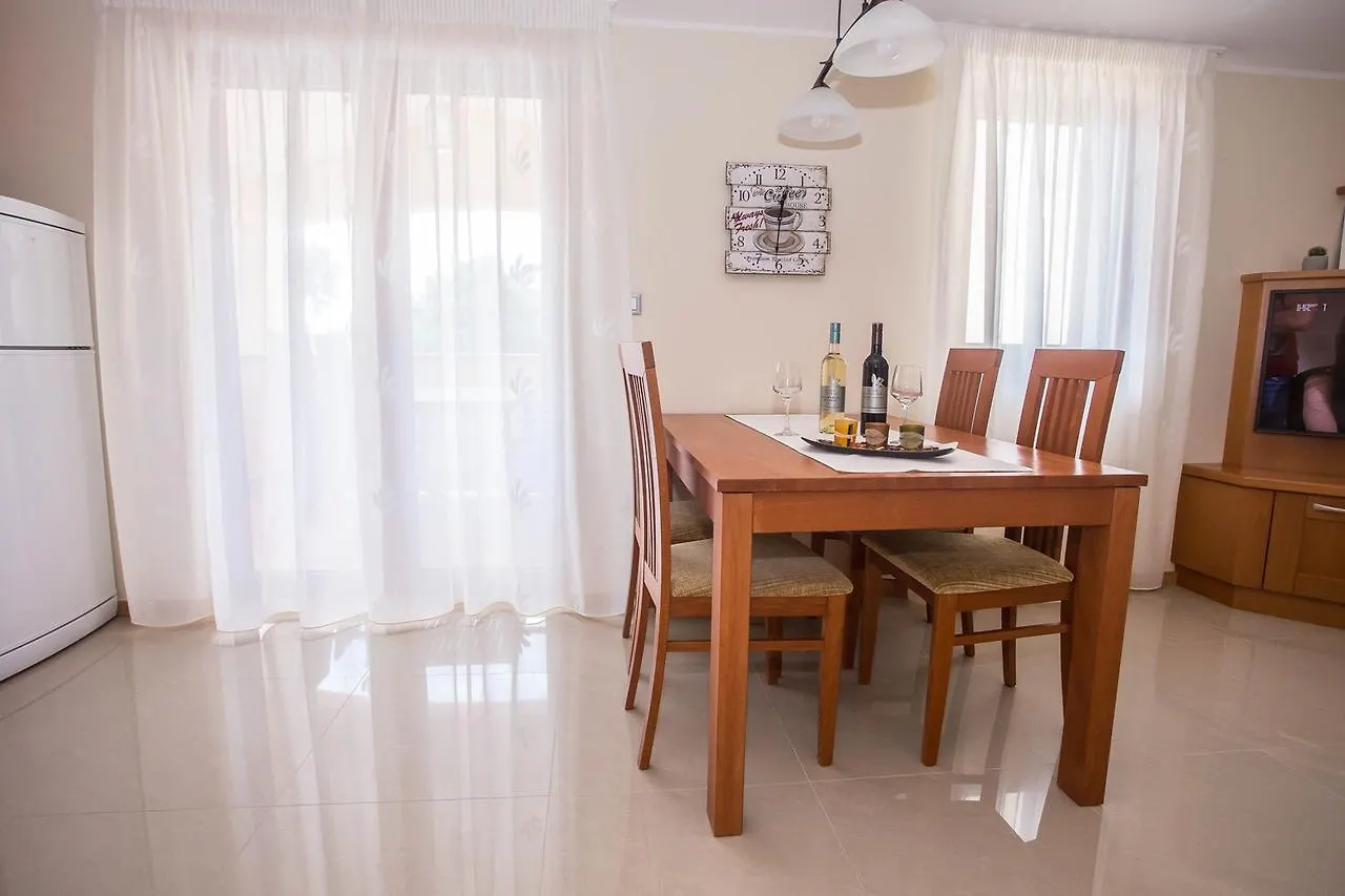 Guest house Apartment Stanko Vrvari