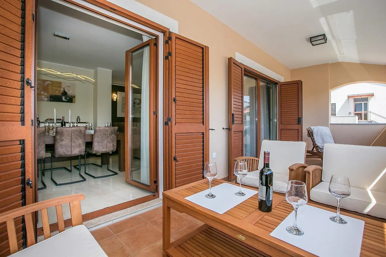 Apartment Stanko Vrvari 3*,  Croatia